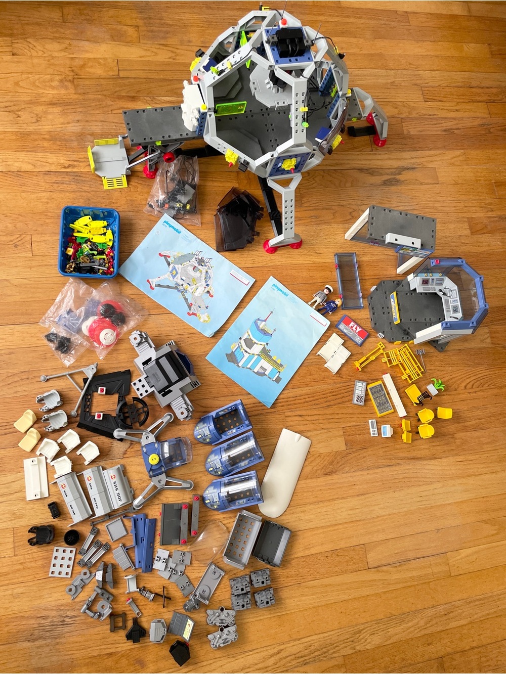 3 Playmobil sets, incomplete